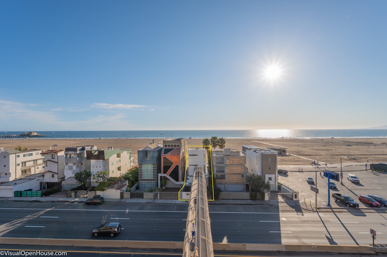 1267 Palisades Beach Road