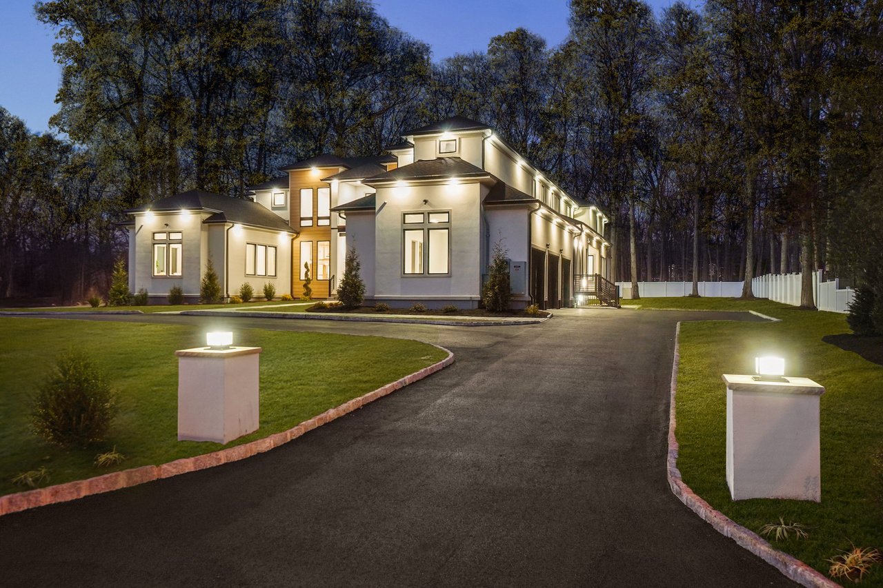 19 Highlander Dr