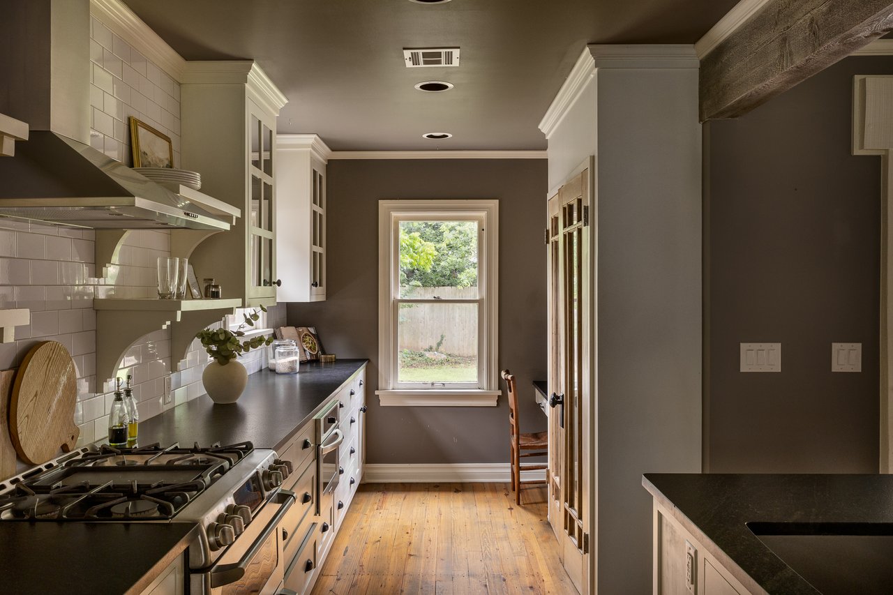Kitchen and Desk area in Brookhaven Home listed by Jennifer Kragh Group