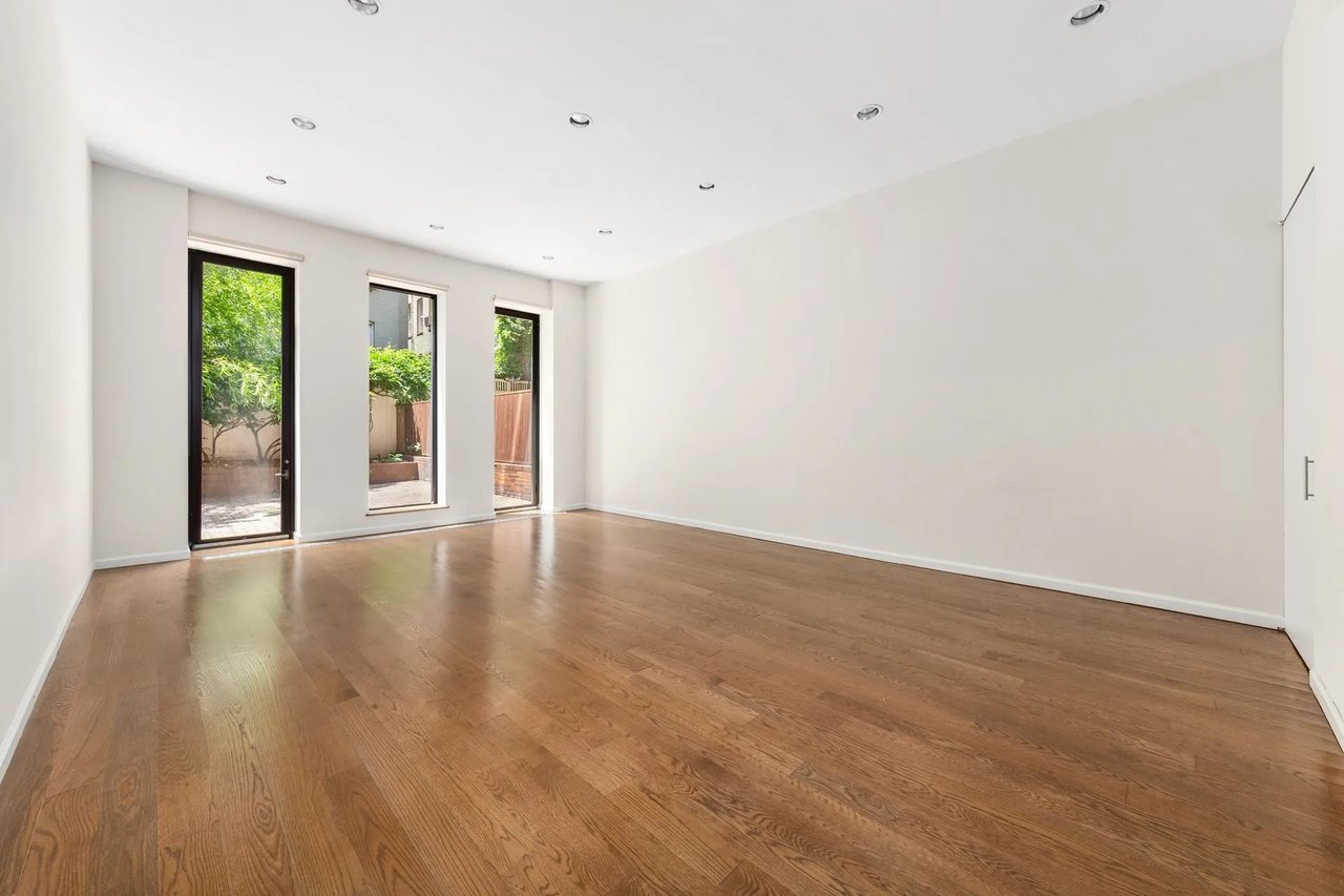 232 E 67th St Maisonette