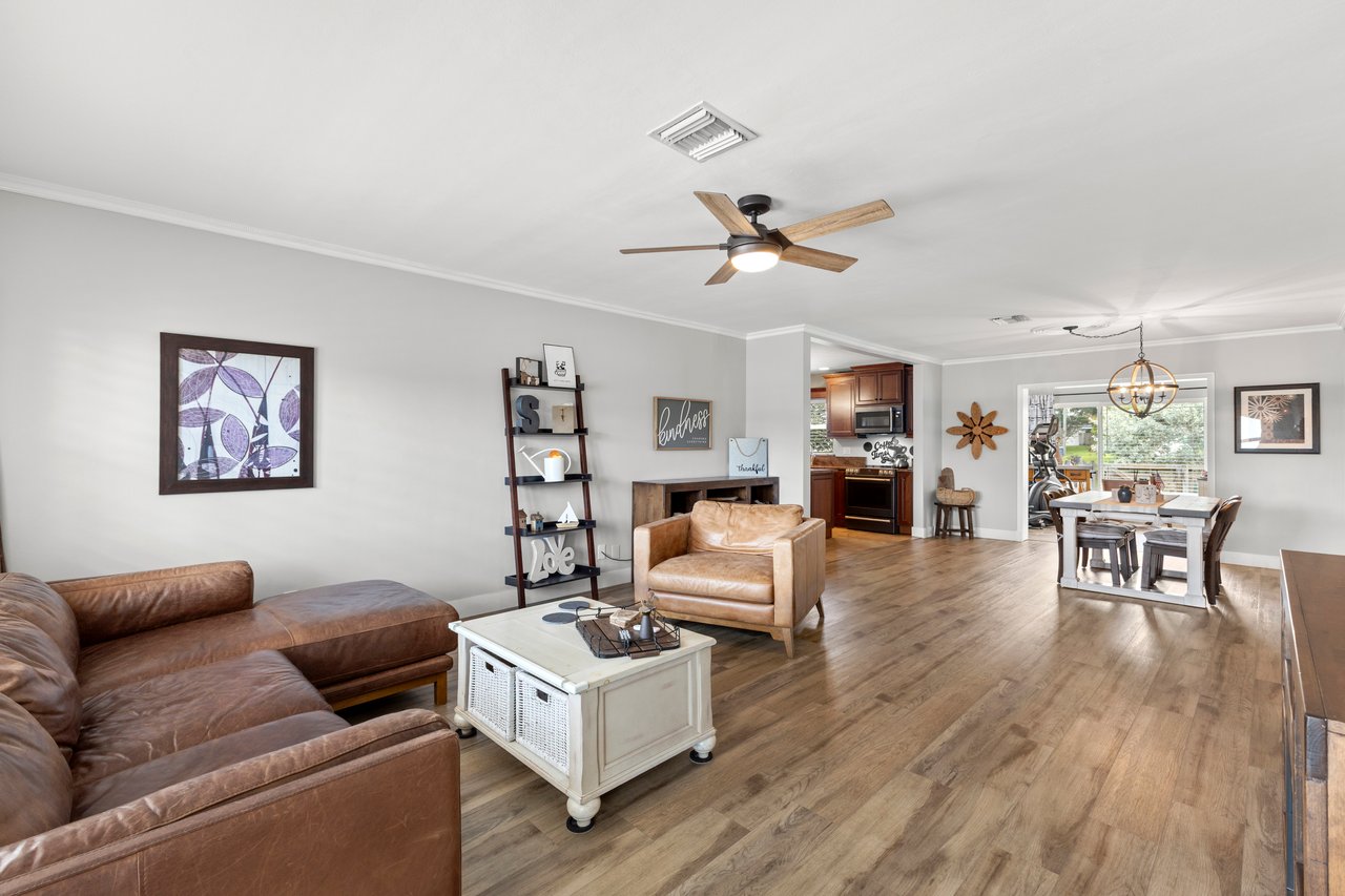 805 Wellington Dr 