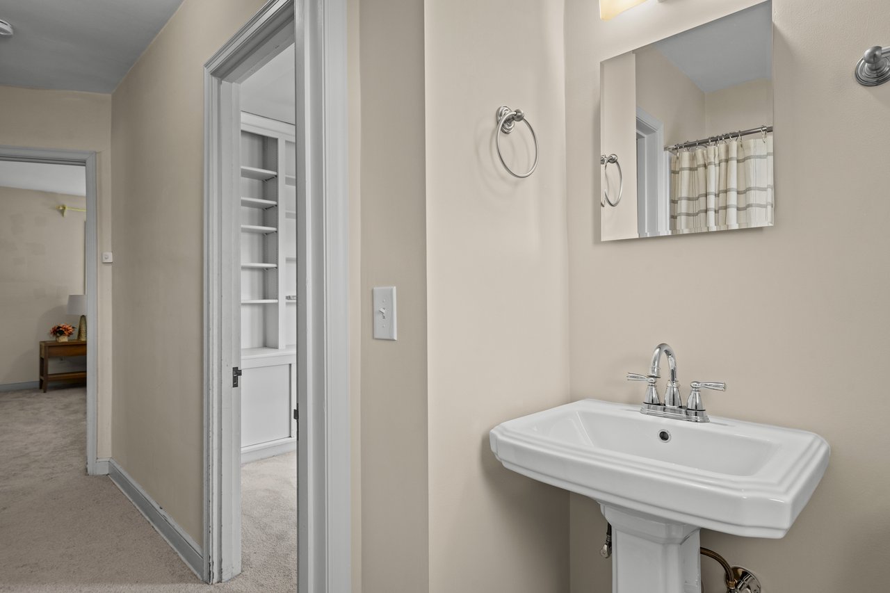 2016 Stonesthrow Road