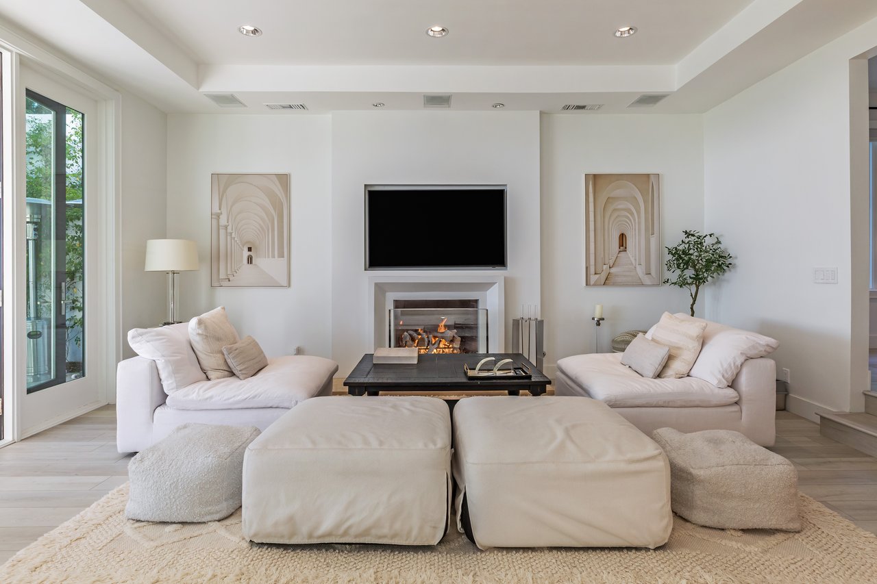 12000 Crest Ct, Beverly Hills