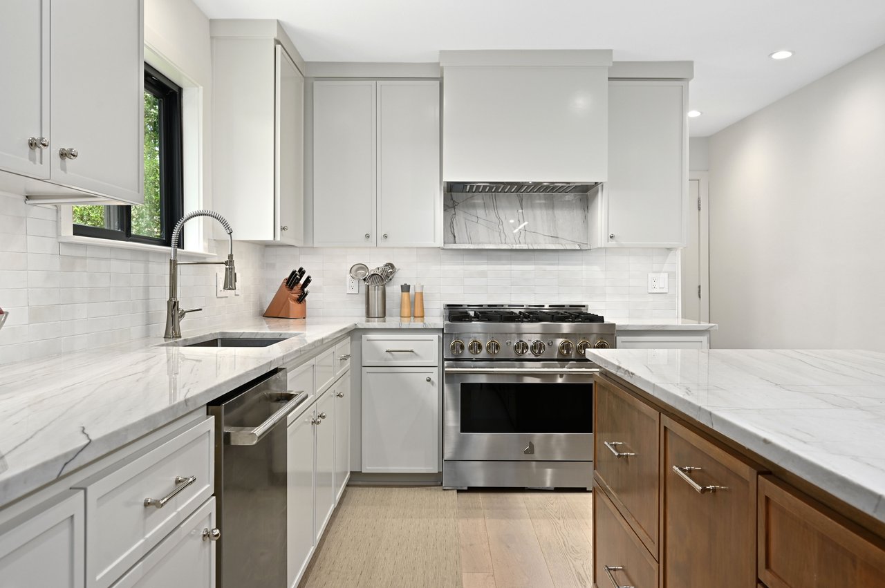 3212 Thousand Oaks Dr
