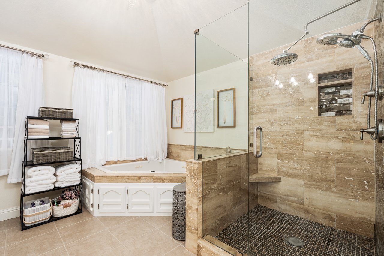 841 E Country View Circle