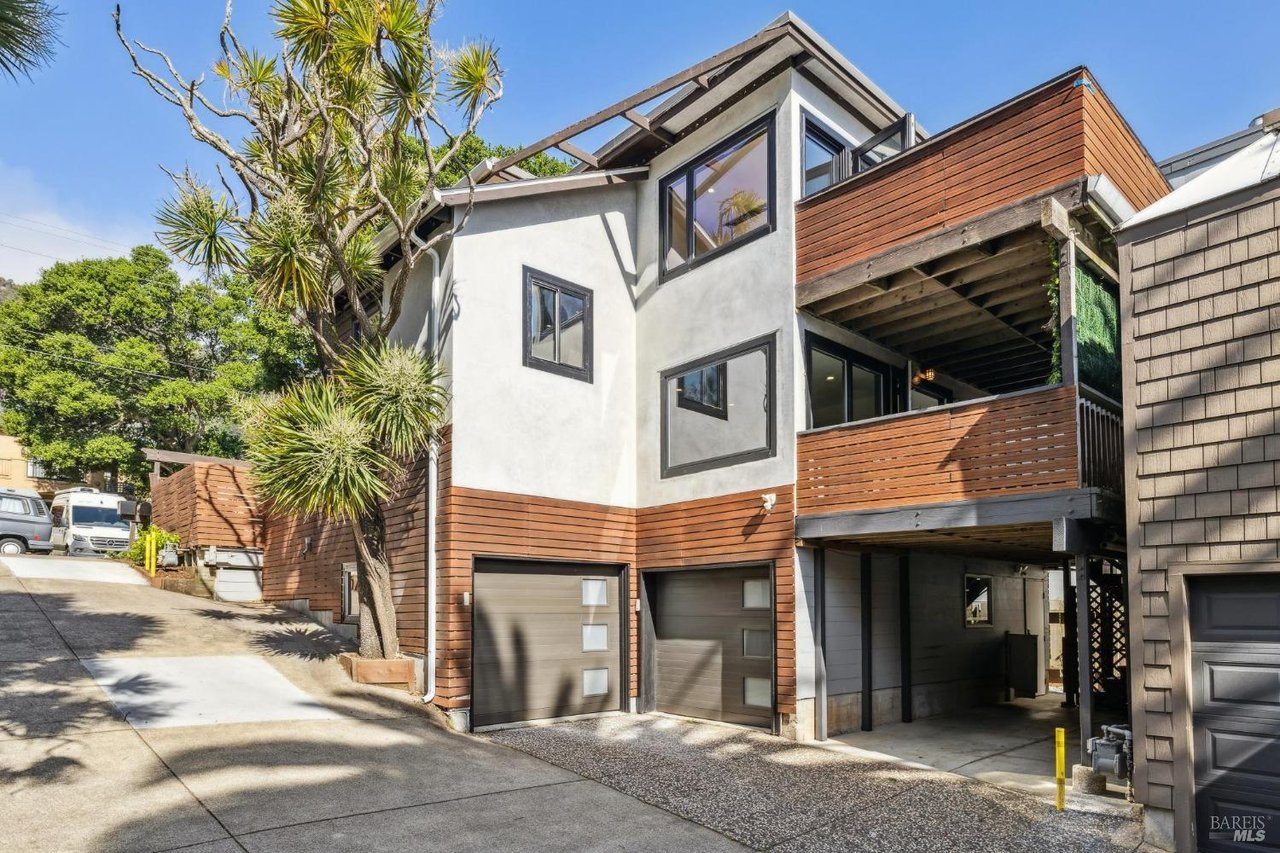 104 4th St