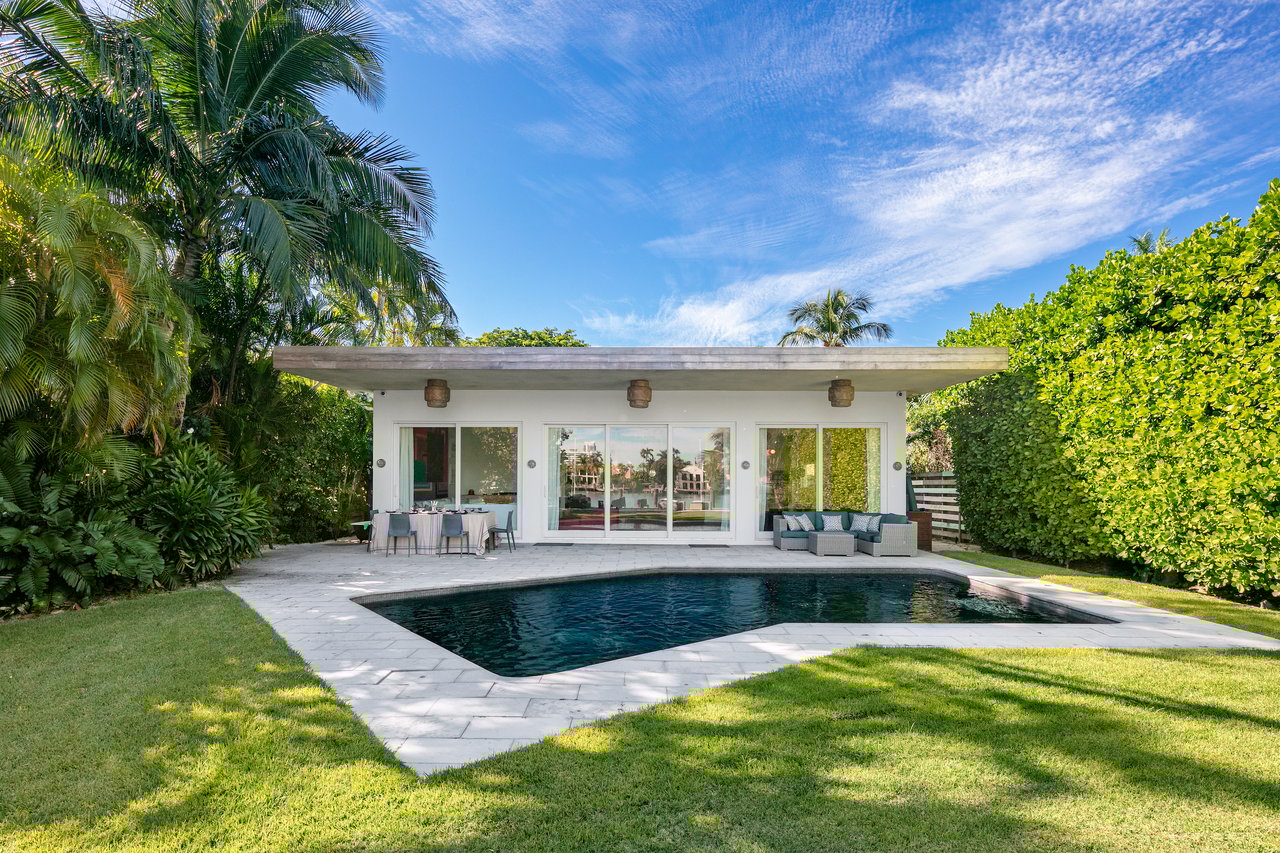 441 E Dilido Dr