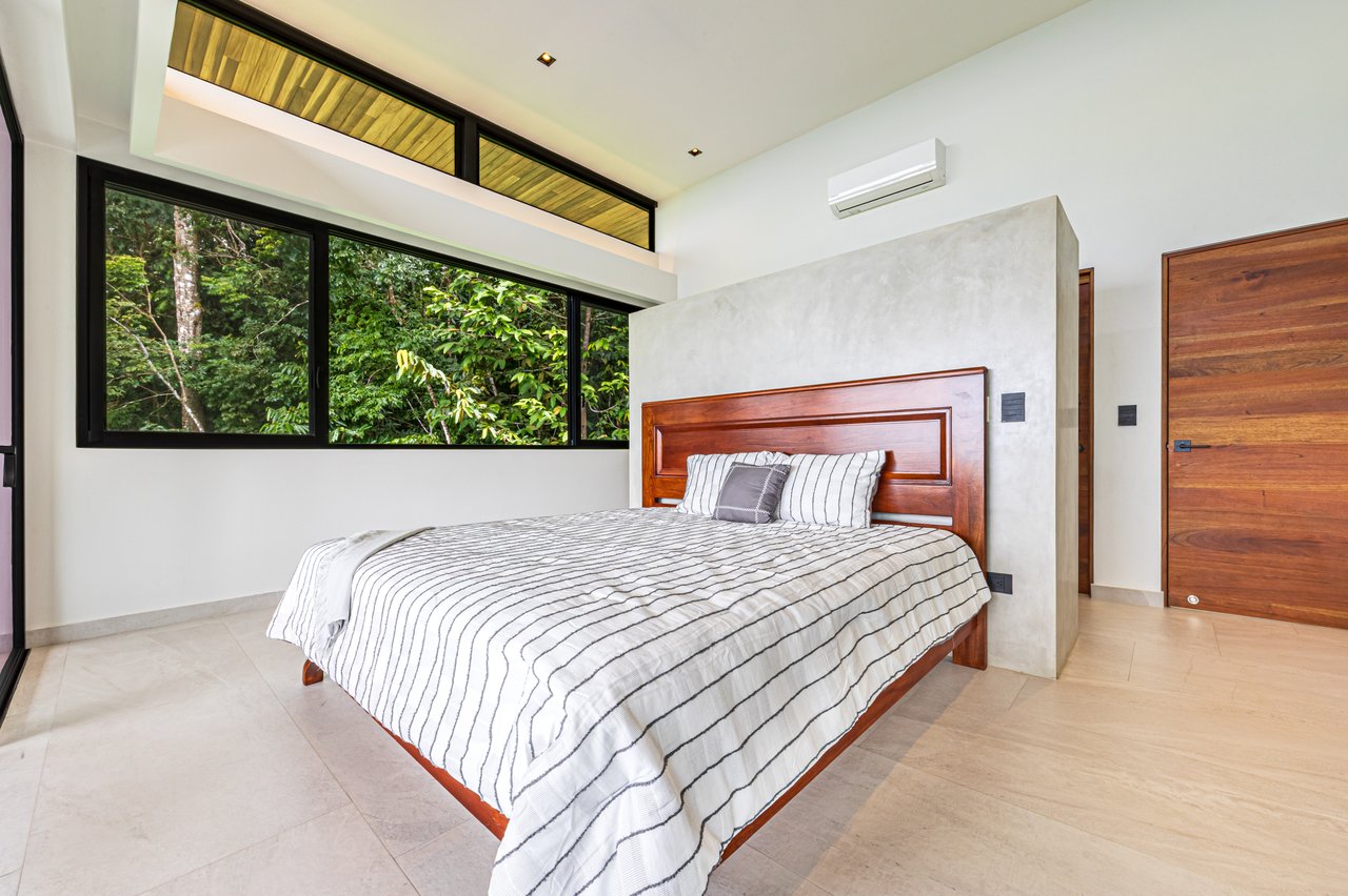 Casa Koules – Architectural 5-Bedroom Oceanview Estate in Prestigious Costa Verde Estates