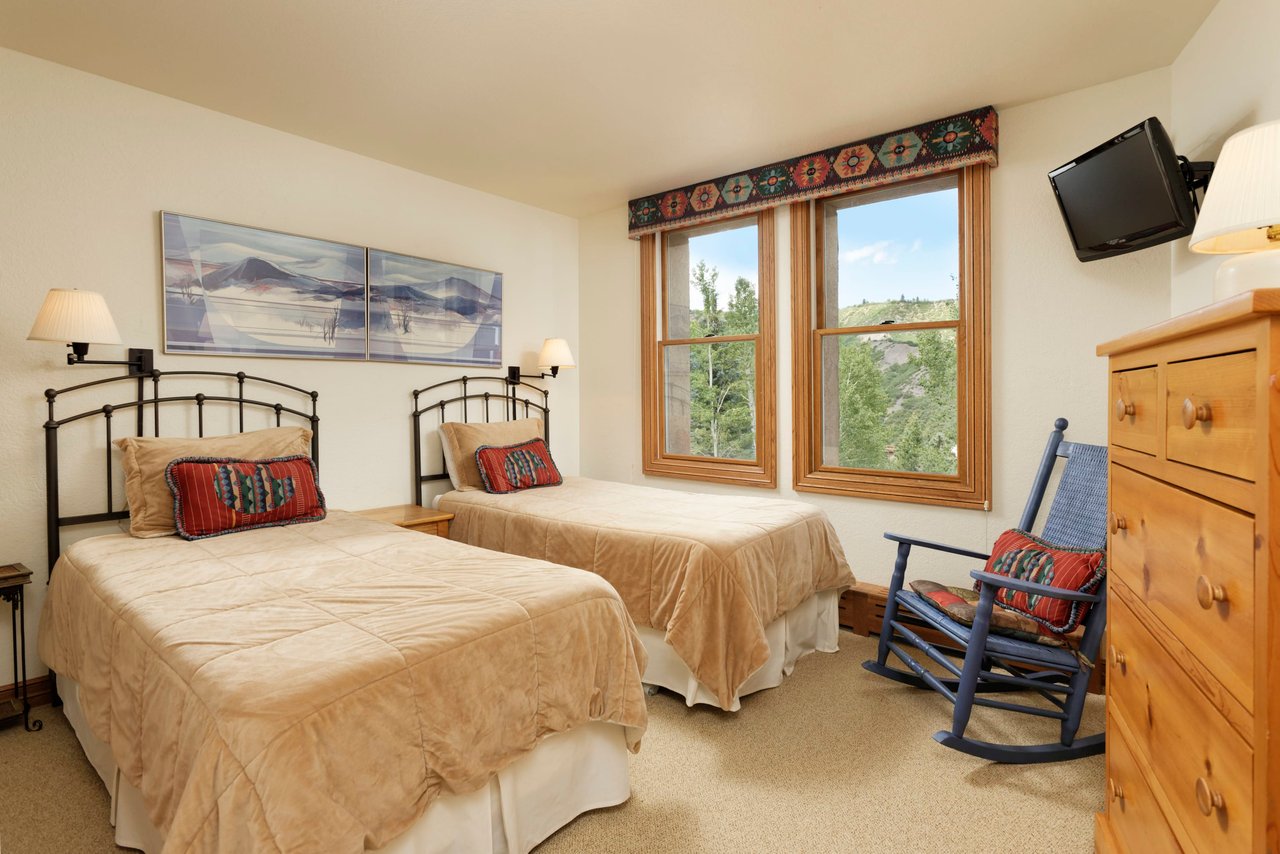 425 Wood Road, Unit 8