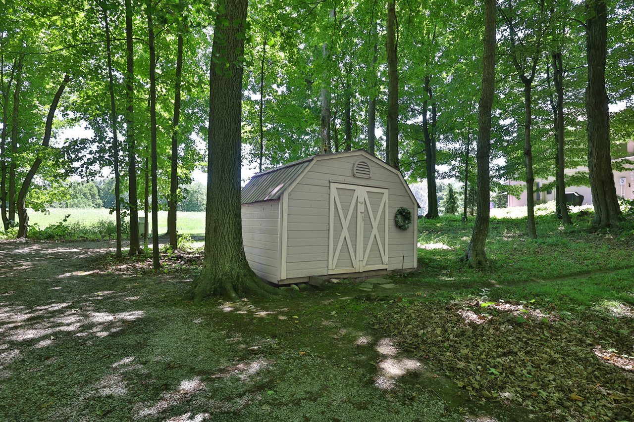 1270 1 Side Road, Burlington