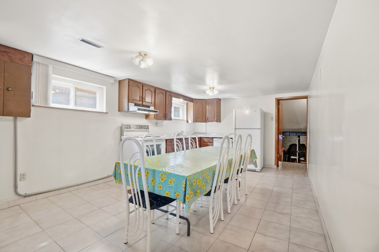 81 Blossom Cres, Toronto Ontario
