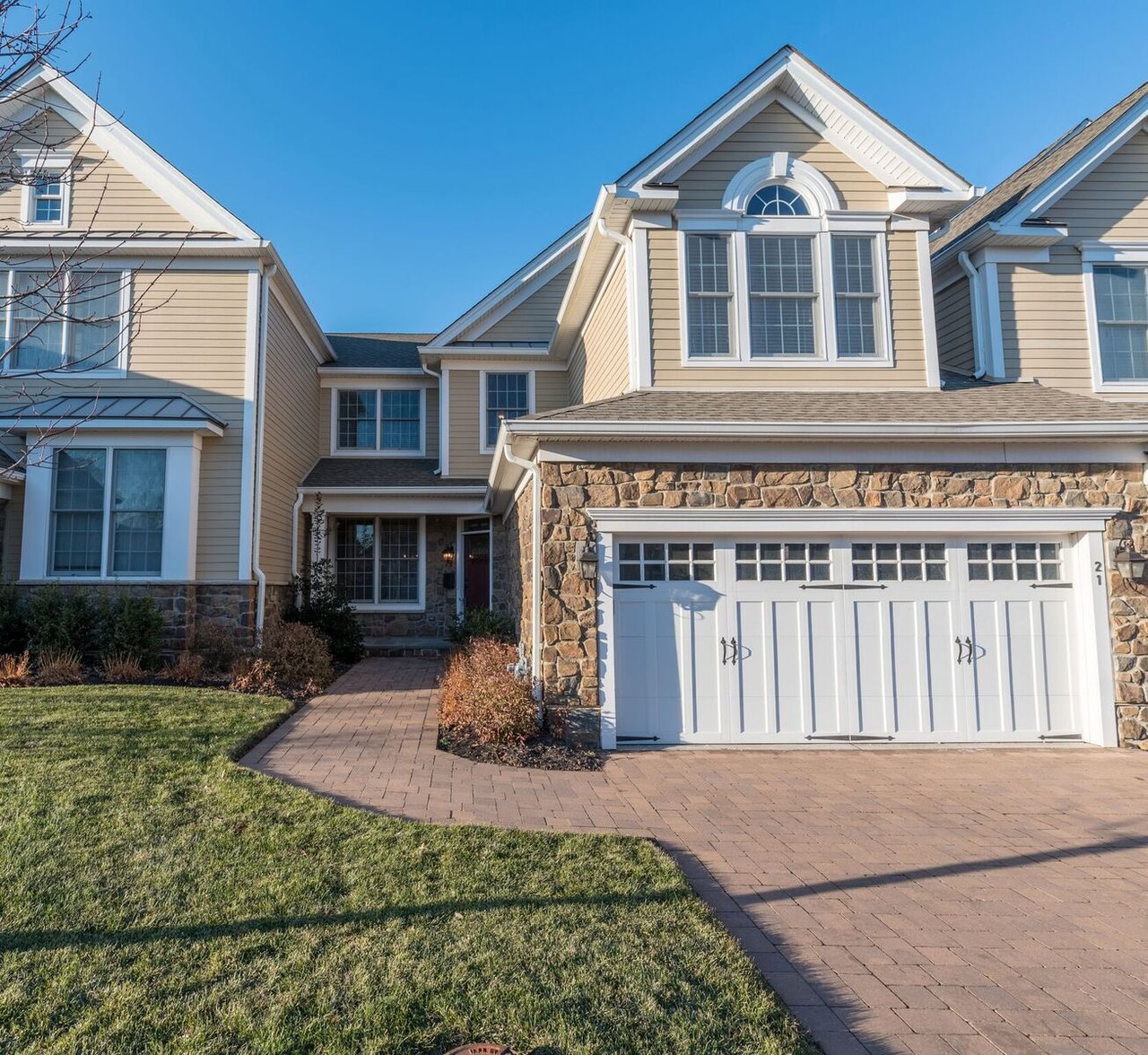 21 Woodstone Cir