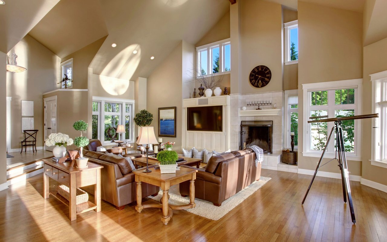 Don’t Tackle Selling Your Home on Your Own – an Agent Can Help