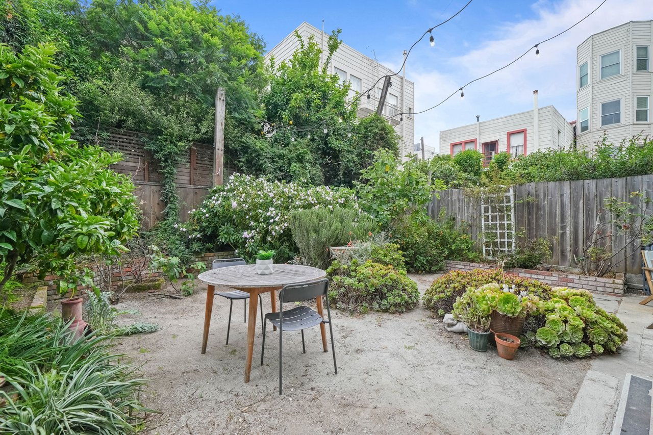 31 Camp St #A