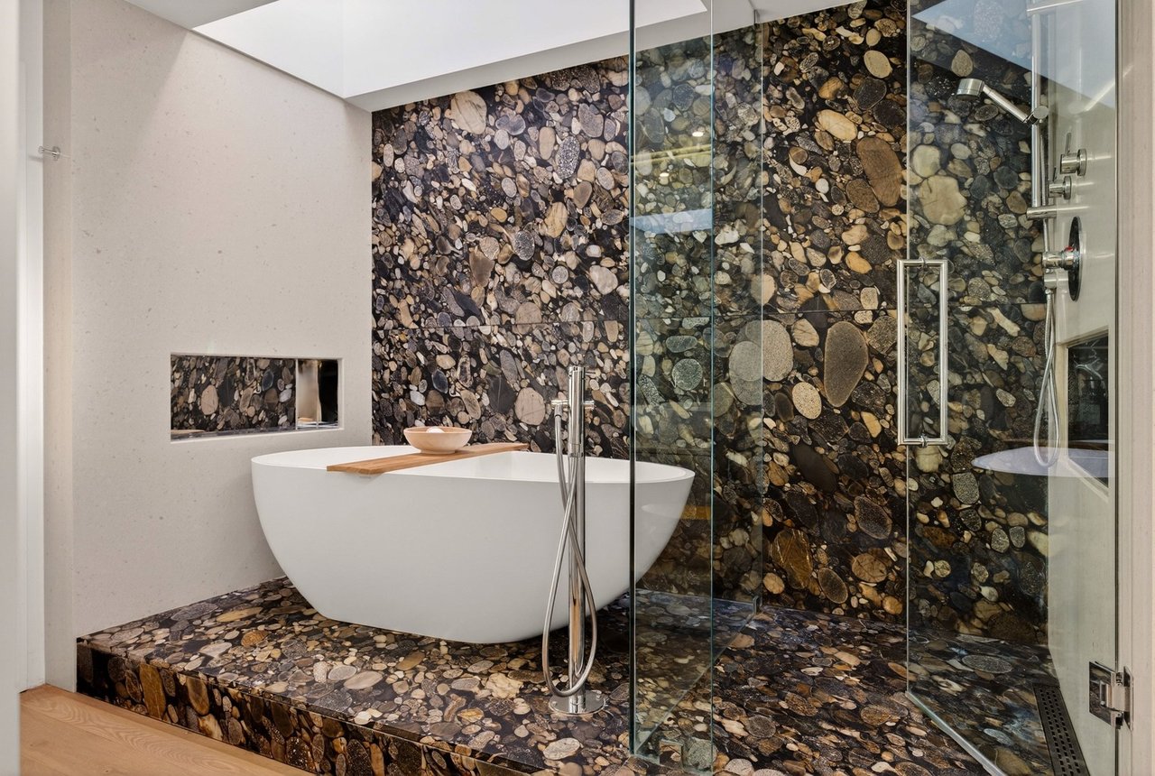 Inspiring MCM Residence