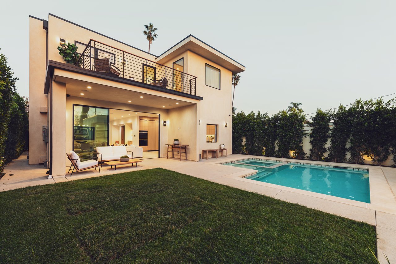 2115 Walnut Ave, Venice