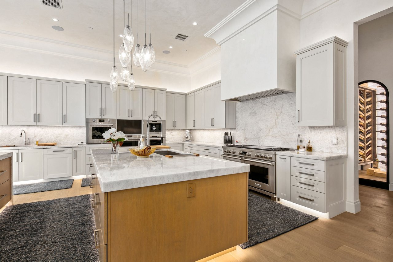 10927 E Windgate Pass Drive, 1519