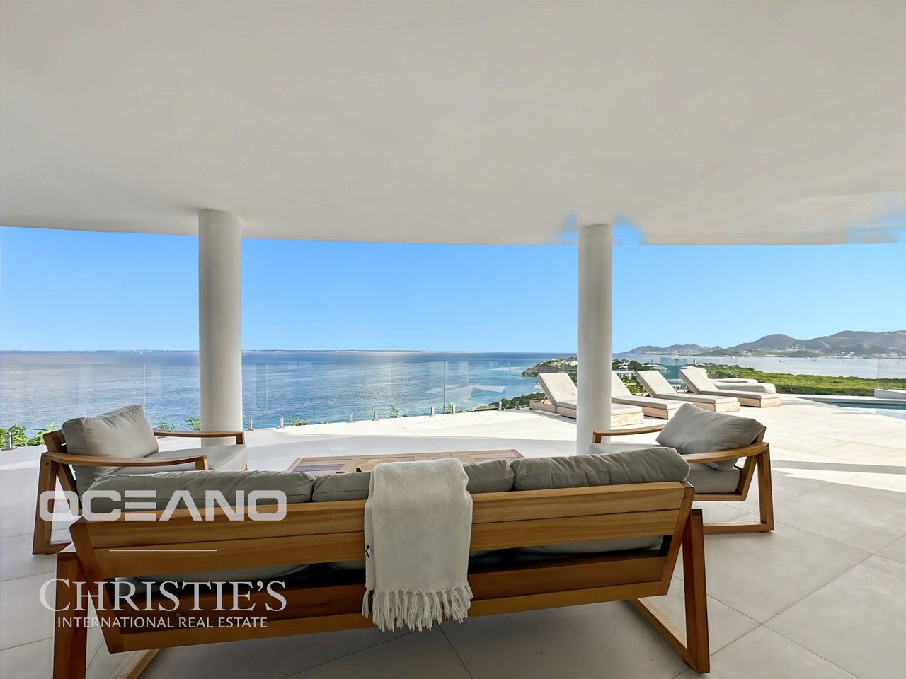 Cliffside Villa - Mont Rouge