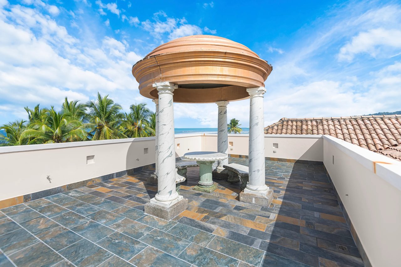 Hermosa Villa Beachfront Estate