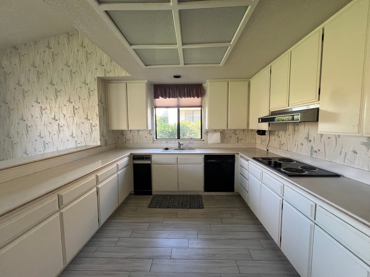 78136 Calle Norte