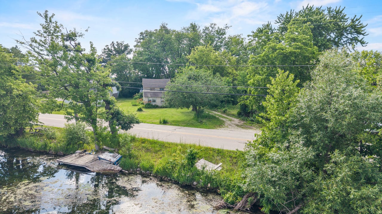 7110 N Tichigan Rd Waterford