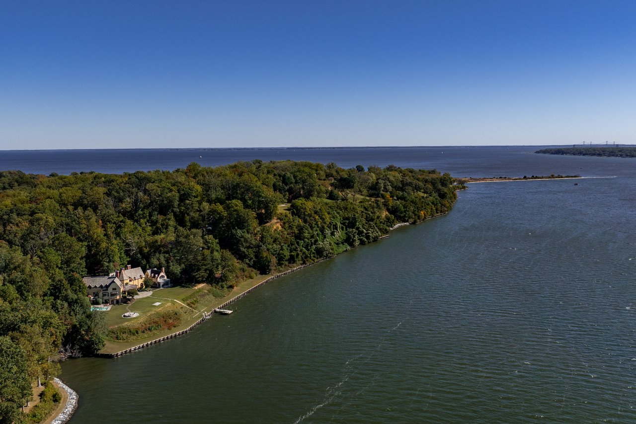 WATERFRONT GIBSON ISLAND ESTATE | 622 MAGOTHY