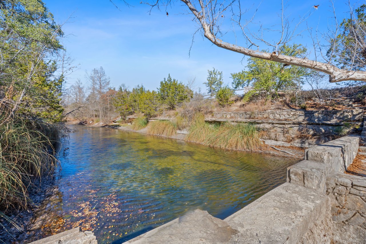 100 Dario Dr. Dripping Springs  Tx 78620