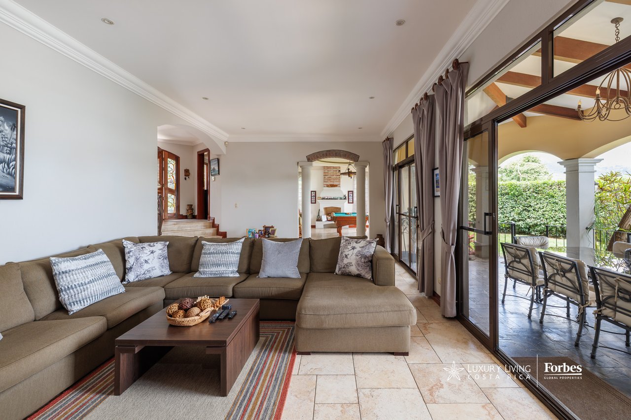 21471 - Luxury colonial house with 4 bedrooms, office, terrace and pool