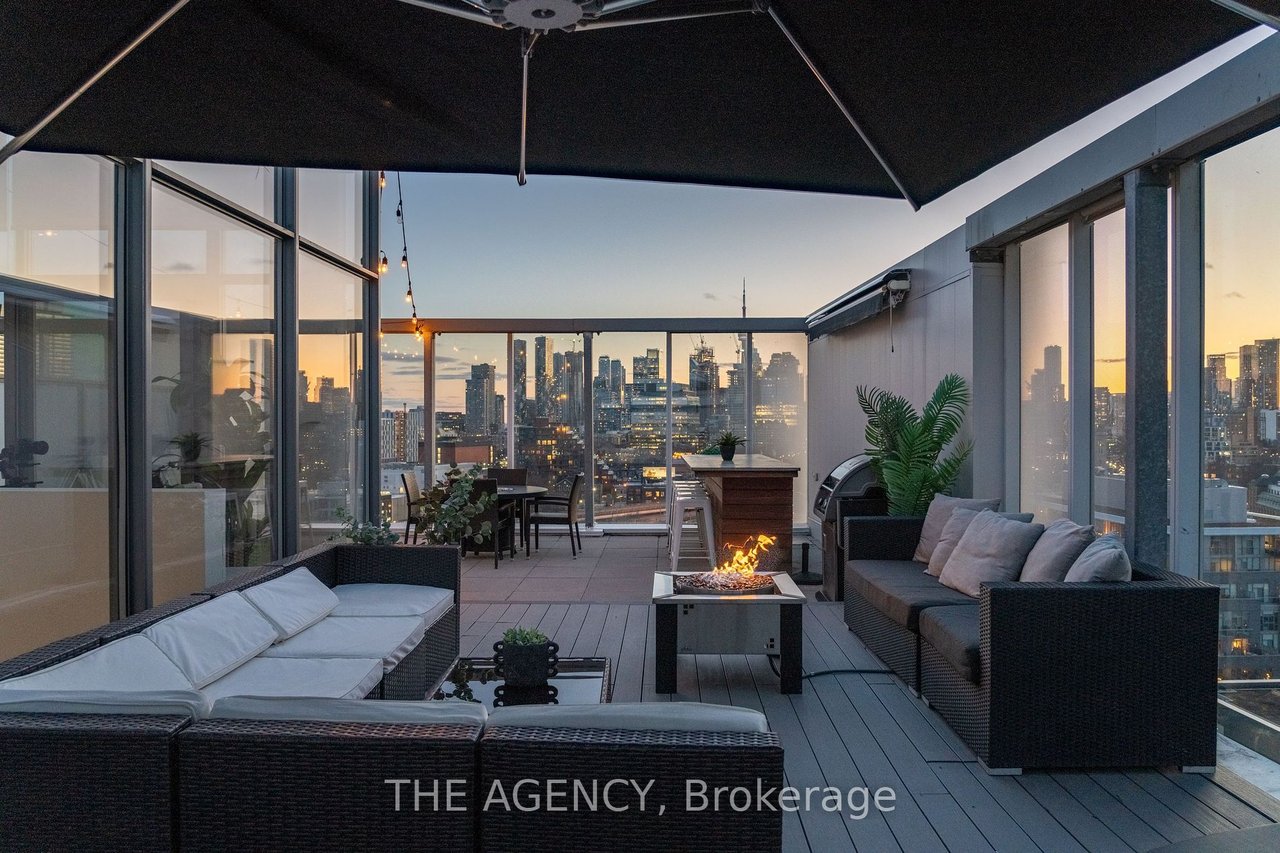 PENTHOUSE LIVING IN CORKTOWN