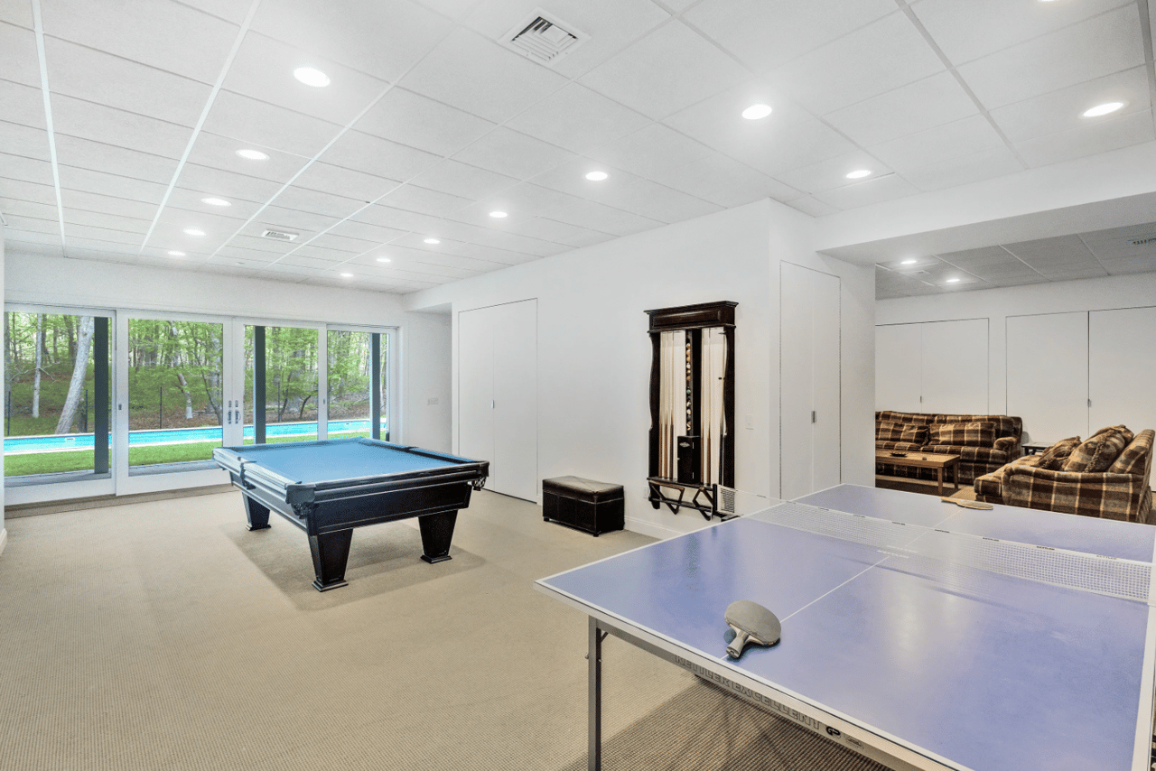 9 Sea Farm Ct, Bridgehampton