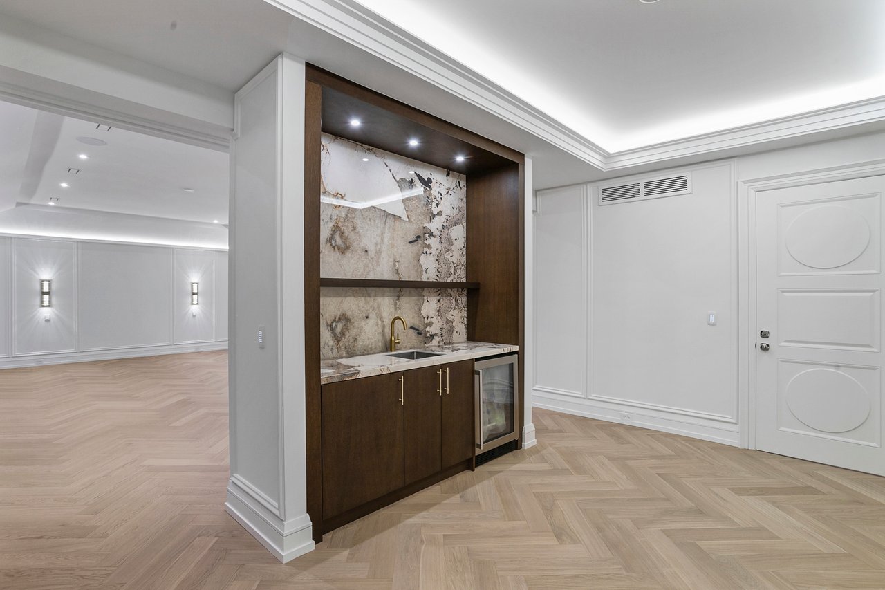Architecturally Iconic Estate