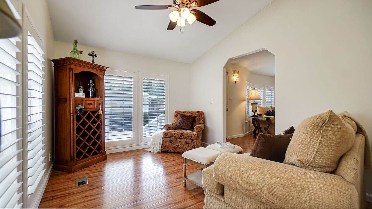 8651 Foothill Boulevard 35