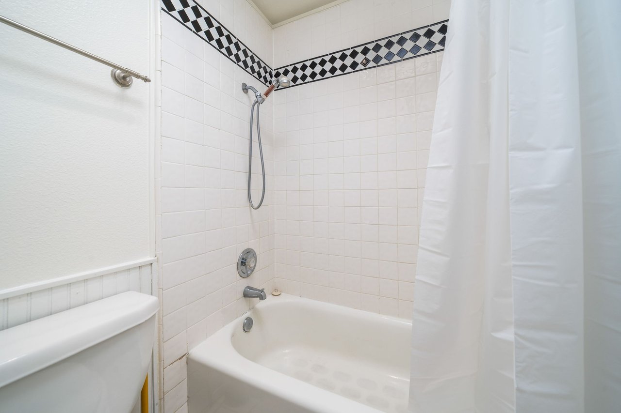 960 E Bonita Avenue 91