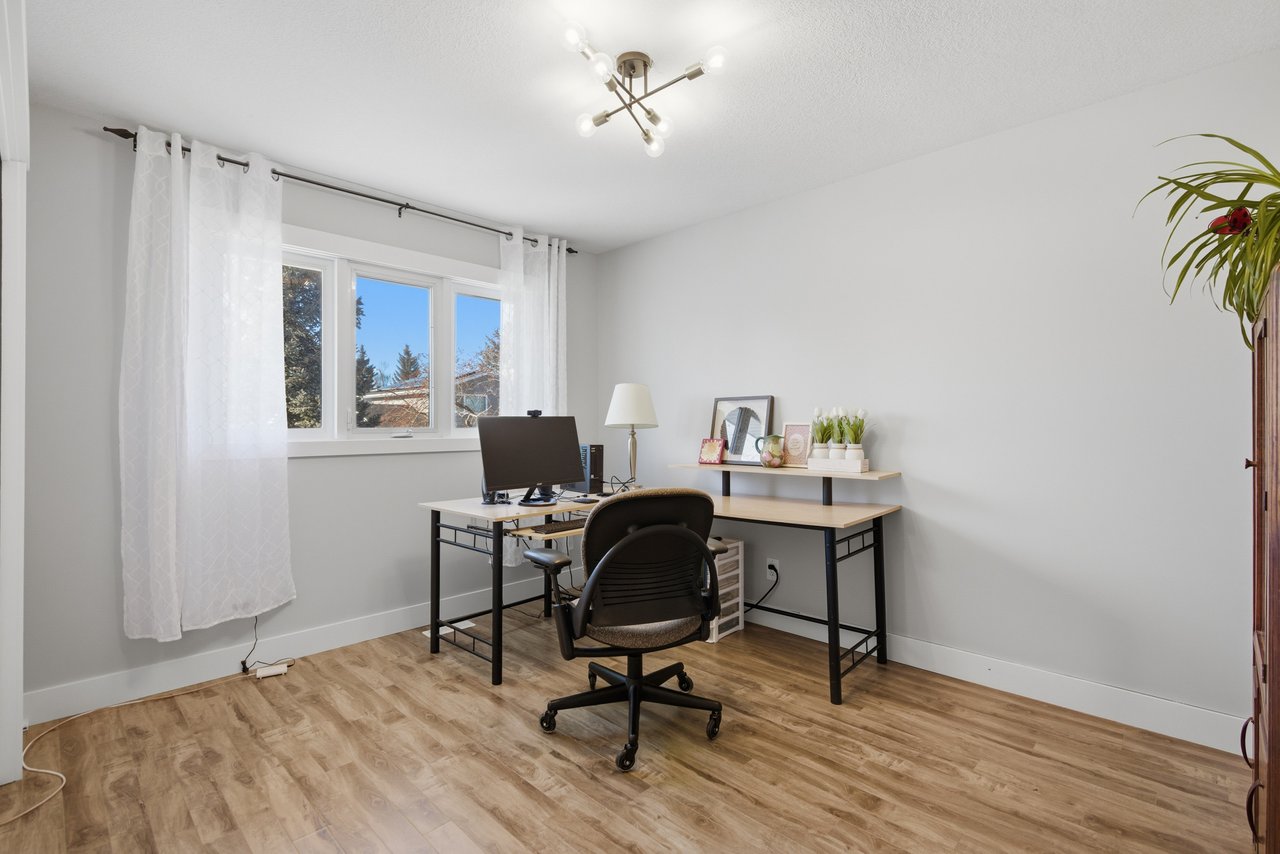 88 Woodfield Crescent SW