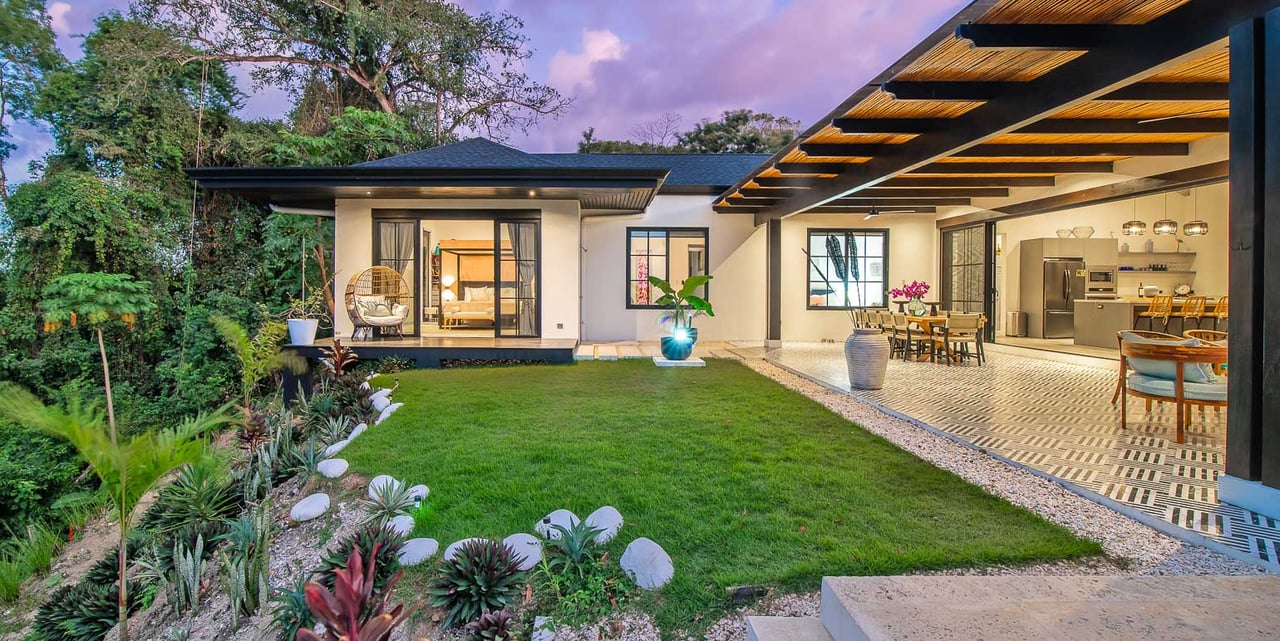 Villa Frangipani / Playa Hermosa, Santiago, Santa Teresa