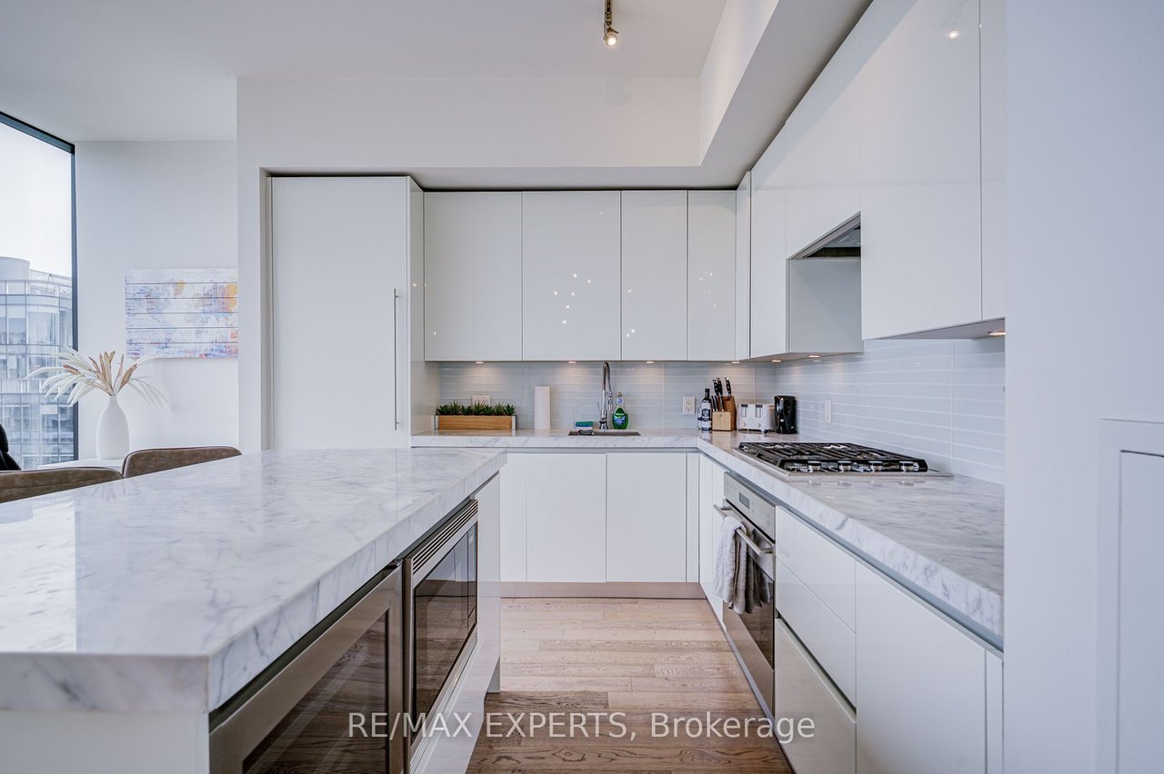 THOMPSON RESIDENCES