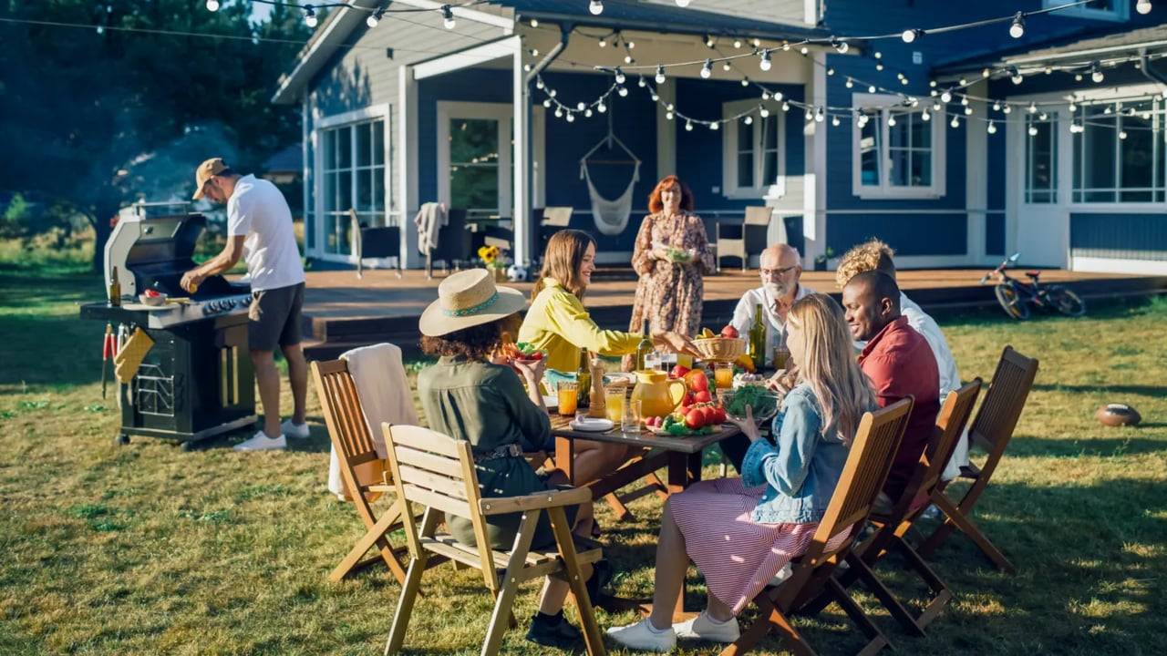 How to Host a Memorable Housewarming Party