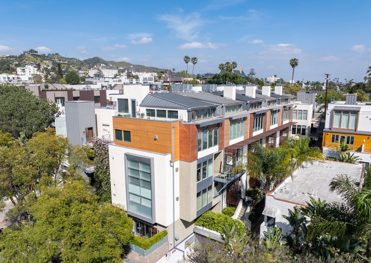 1250 N Harper Ave Unit: 411