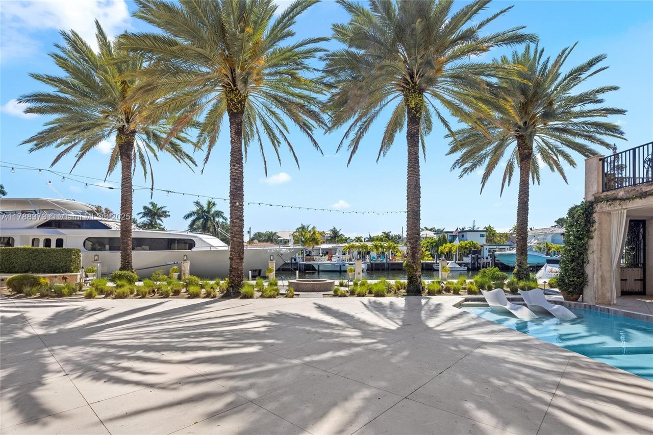 600 Isle Of Palms Dr