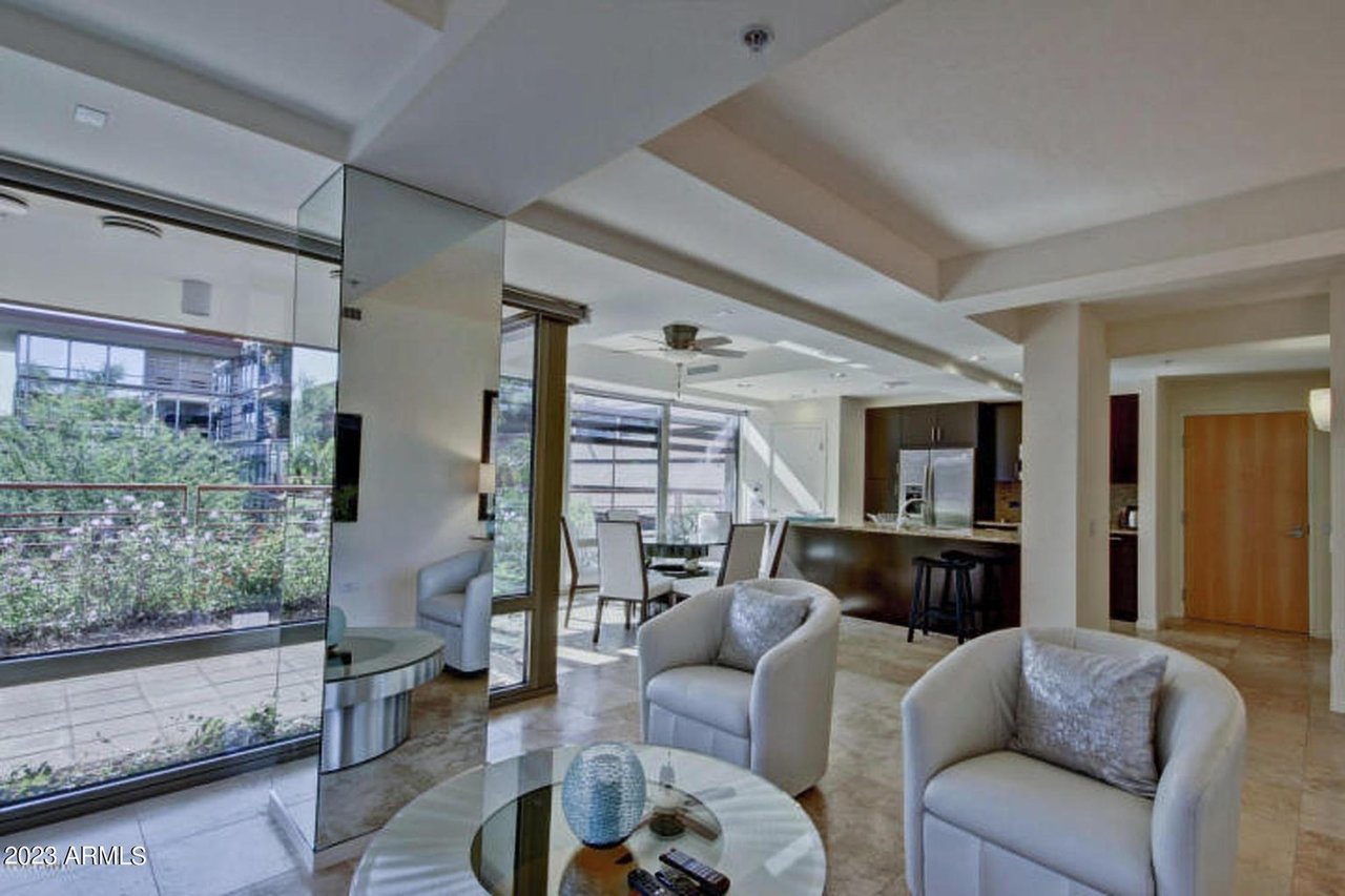 7131 E Rancho Vista Dr, #5001