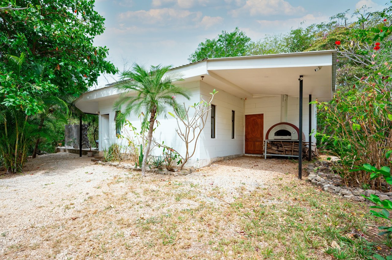V-Iguana Finca Panamá | Large Property with Two Houses, Pool & Expansion Potential Near Tamarindo