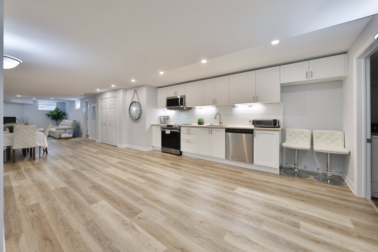 2304 Sovereign Street, Oakville