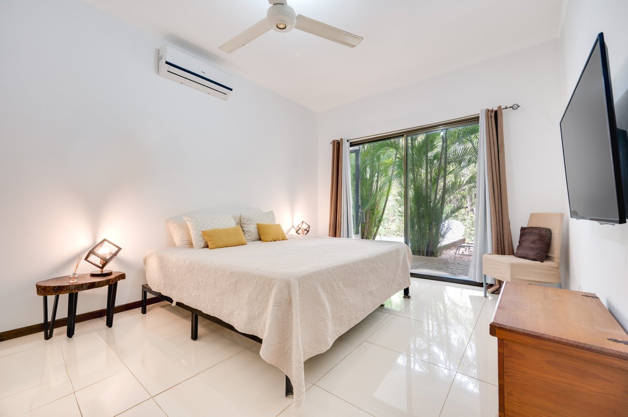 V-Iguana Finca Panamá | Large Property with Two Houses, Pool & Expansion Potential Near Tamarindo