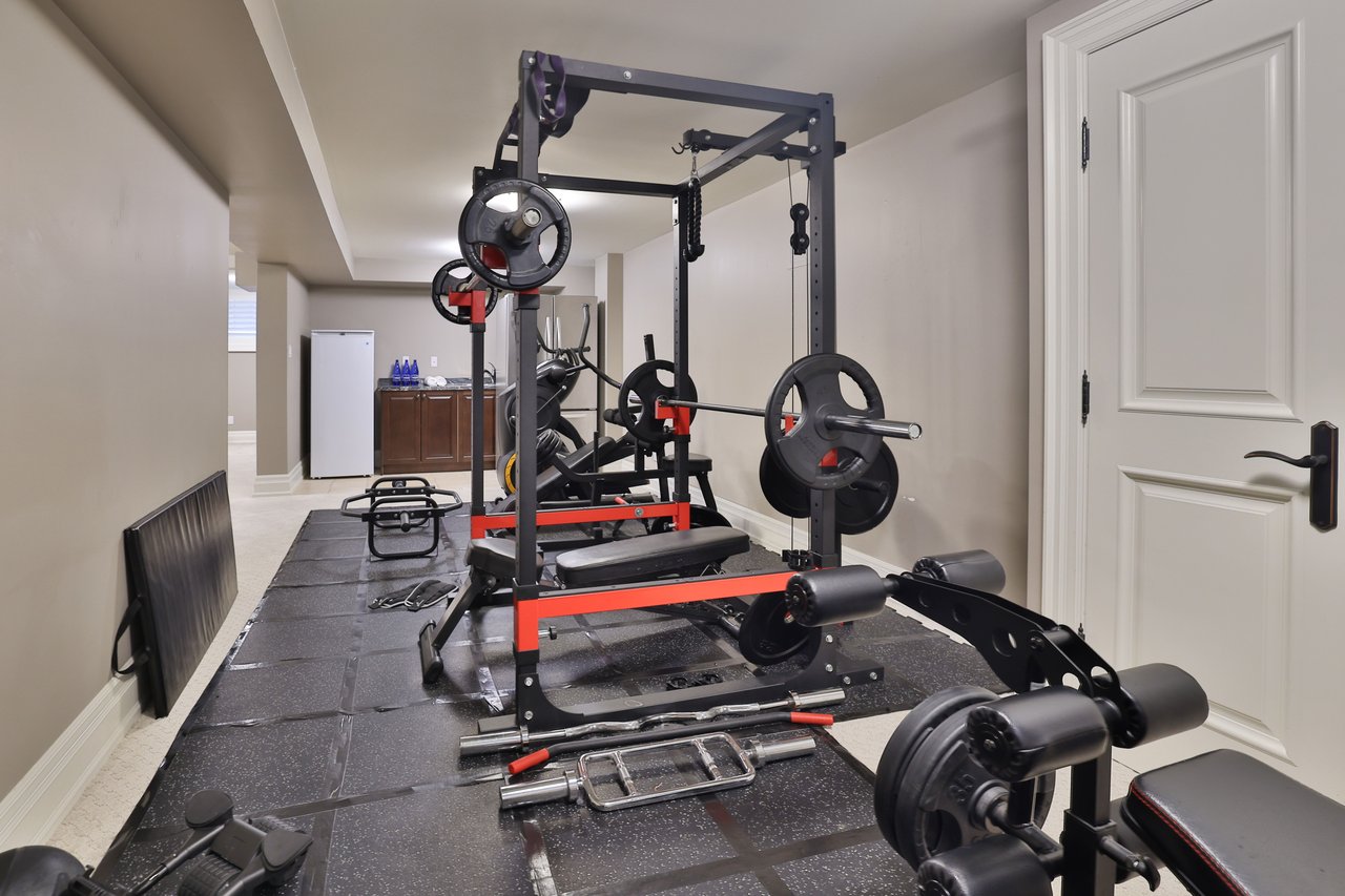 390 Seaton Drive, Oakville