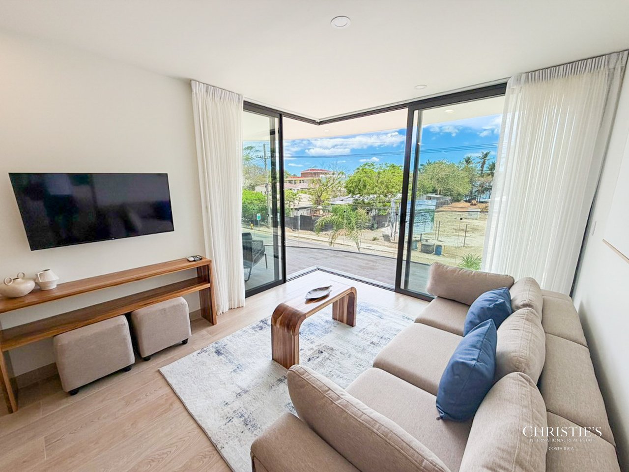Mono Luxe Unit #17 — Three-Bedroom Residence