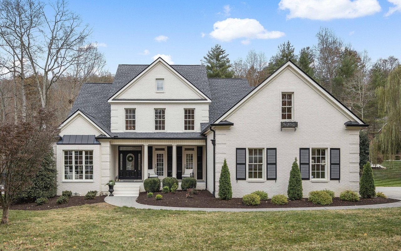 Wallace Luxury Spotlight | 126 Winchester Circle Oak Ridge, TN 37830