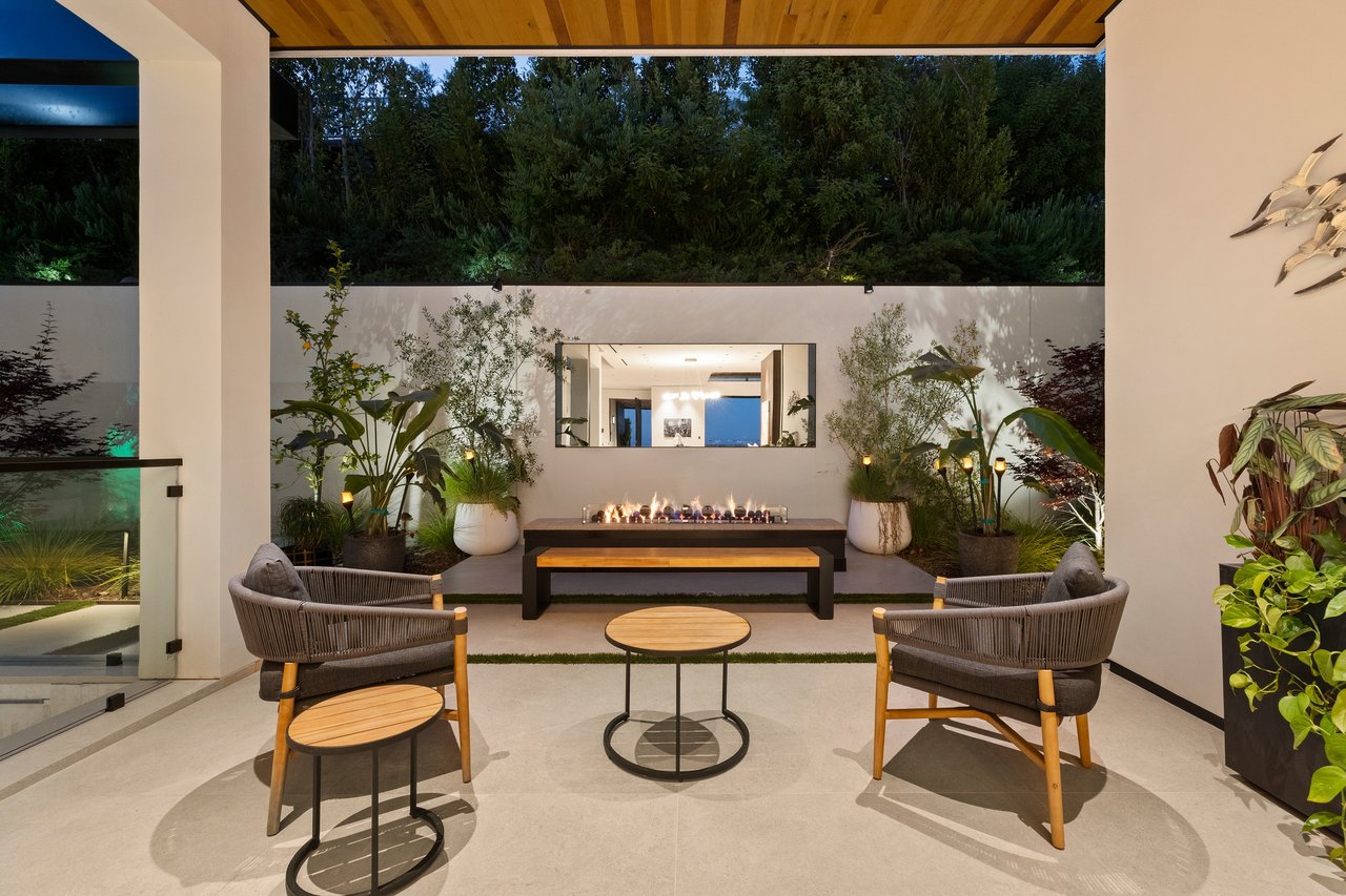 9211 Nightingale Dr, Hollywood Hills