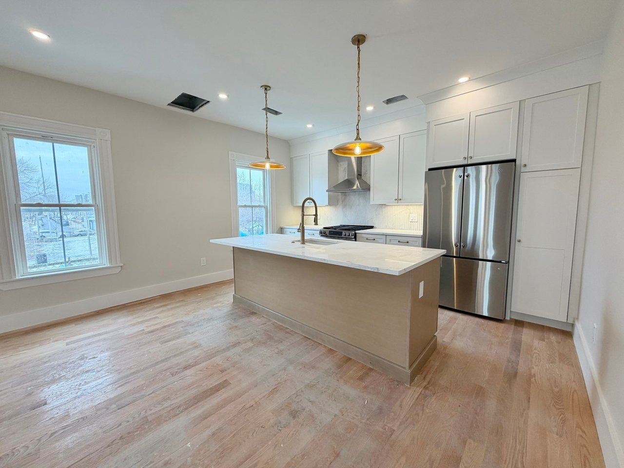 16 Harbor View Street