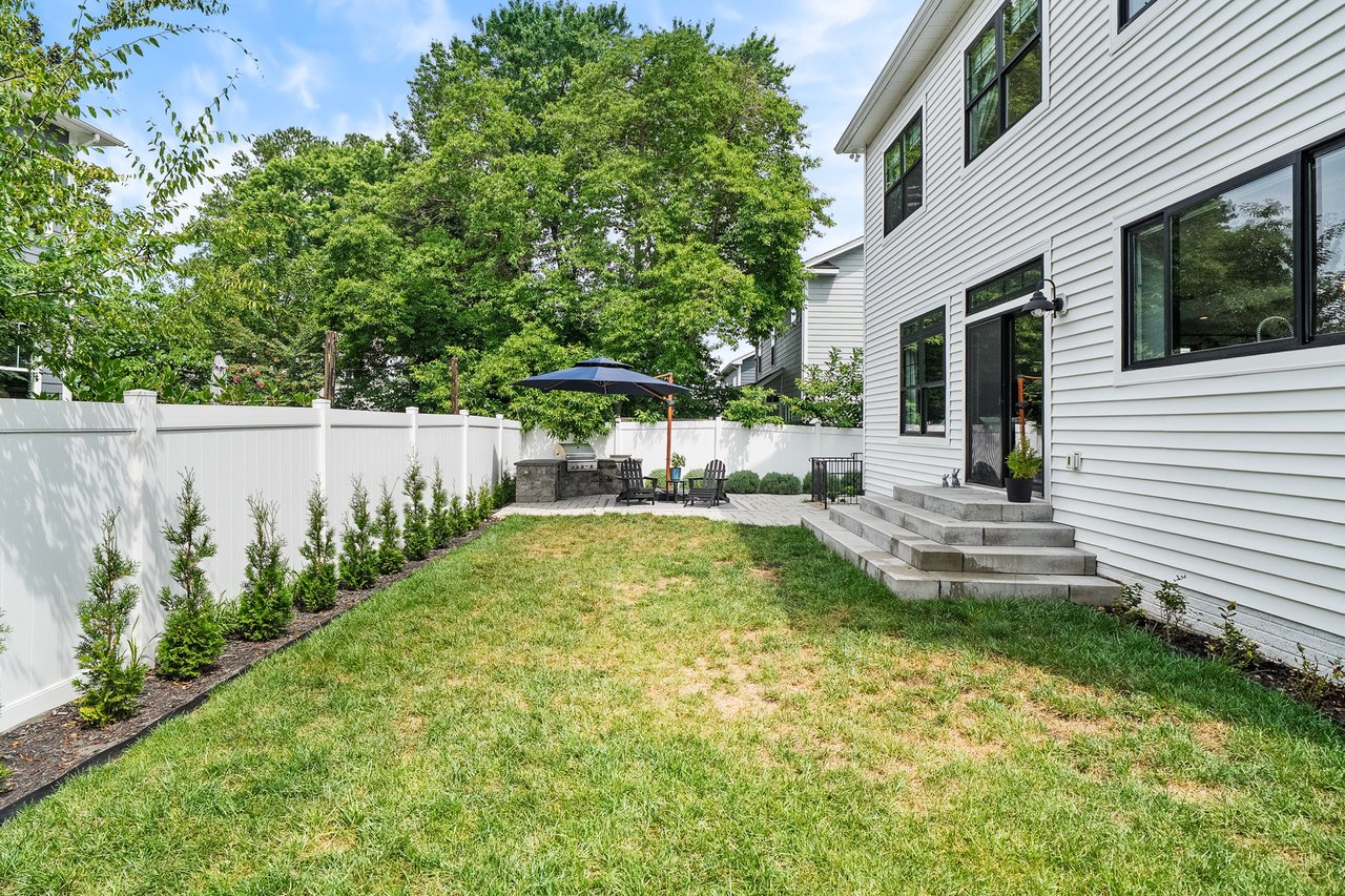 8006 Fort Hunt Rd.