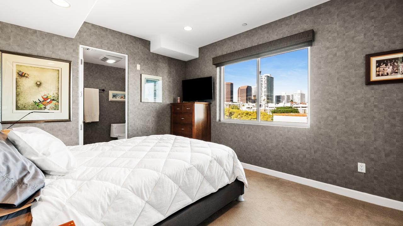 12026 Rhode Island Ave Unit: PH1